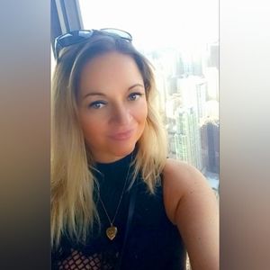 Meet your Posher, Vee